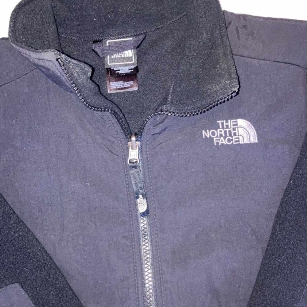 North face - Picture 3 of 10